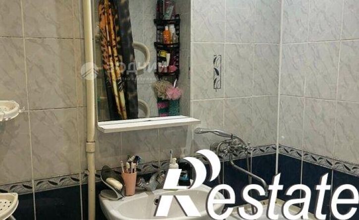 2-комн квартира улица Олега Кошевого, 9 к1,  д. 9 к1