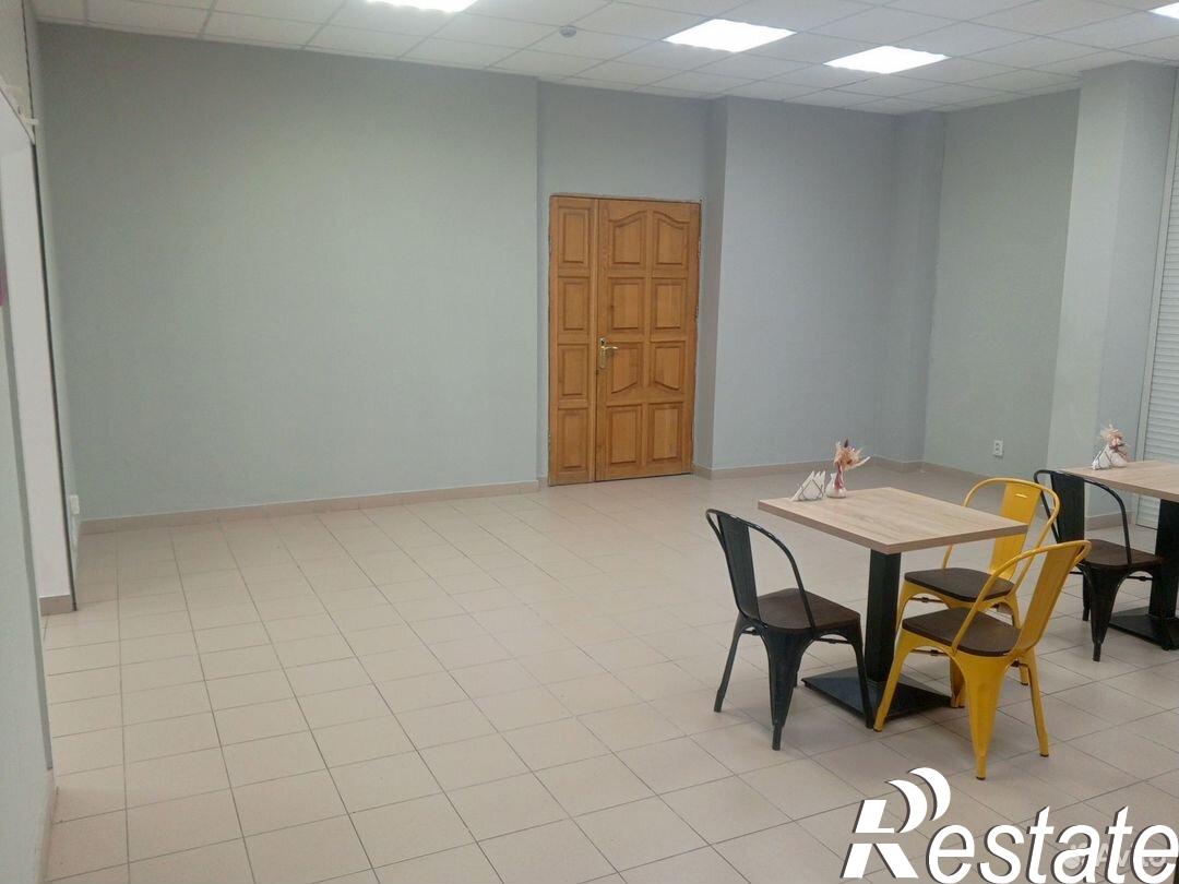 Сдать торговое помещение за 1 700 рублей на улица Калинина, 93