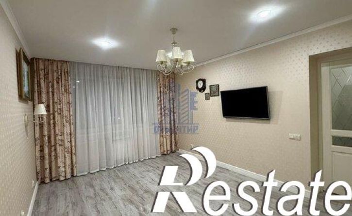 3-комн квартира улица Короленко, 18,  д. 18